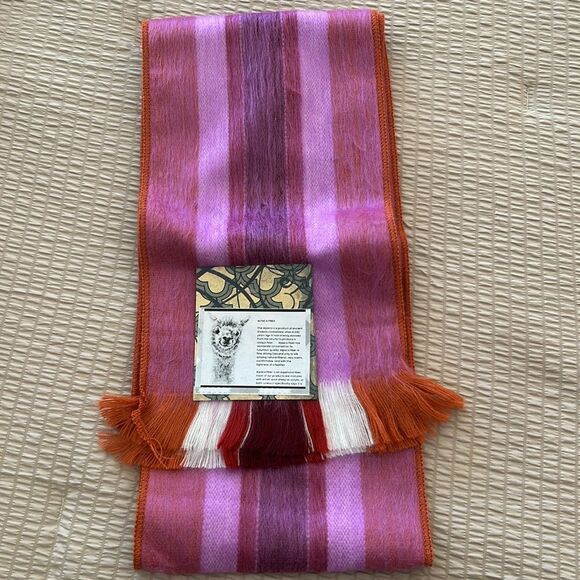 Beautiful alpaca scarf from Ecuador so soft and warm! - Picture 8 of 9